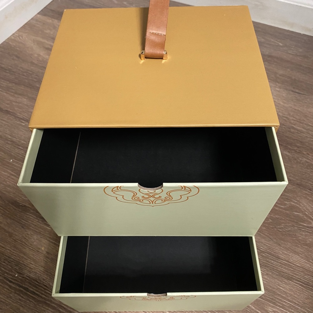 Box organizer